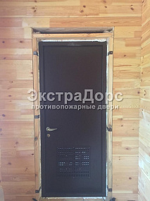 Противопожарные двери с решеткой от производителя в Москве  купить